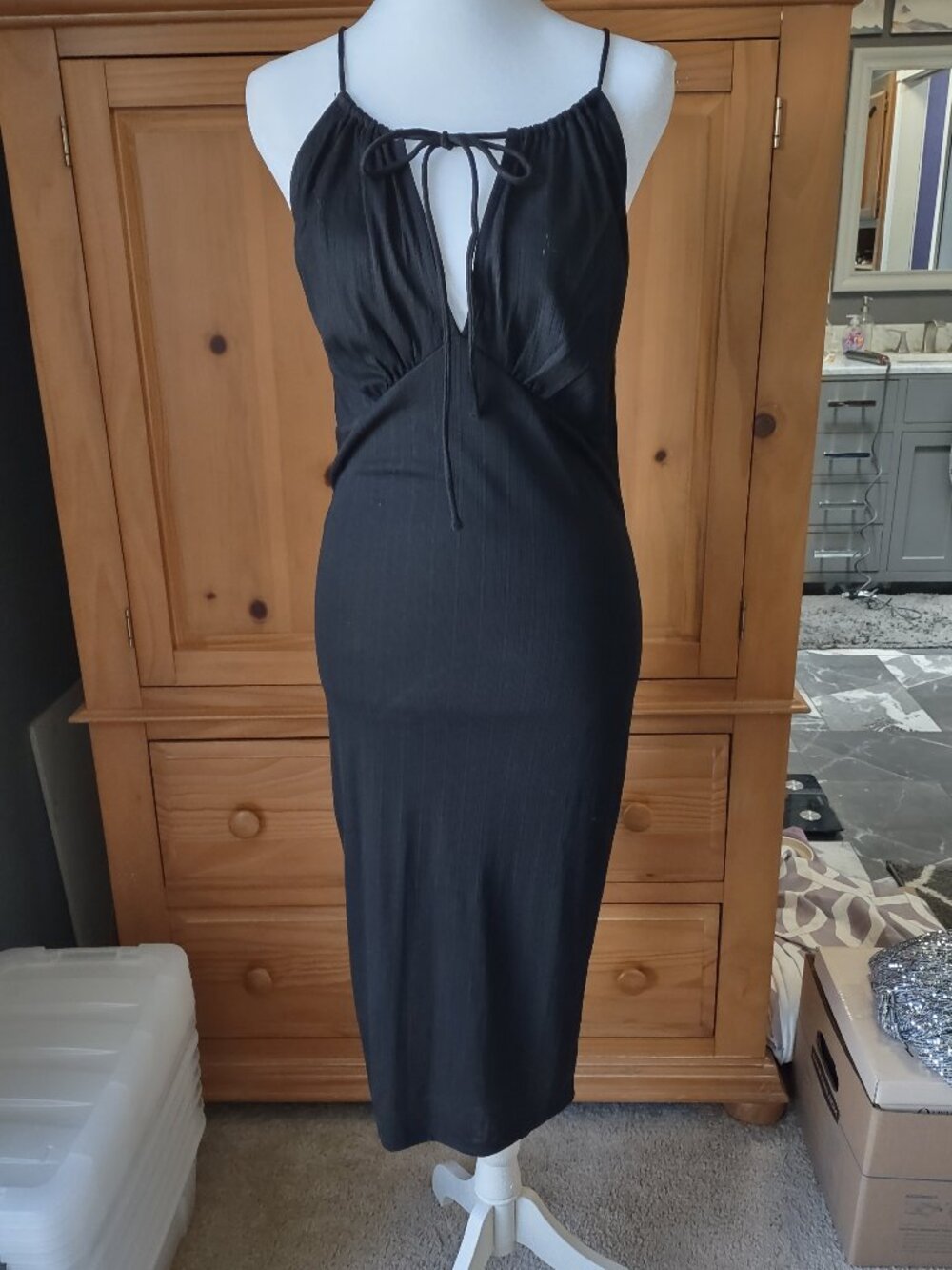 Forever 21 Bodycon Midi Keyhole Dress